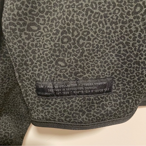 NWT Lululemon LAB Double-Knit Jacquard Half Zip in Leopardo Jacquard Grey - Picture 8 of 12
